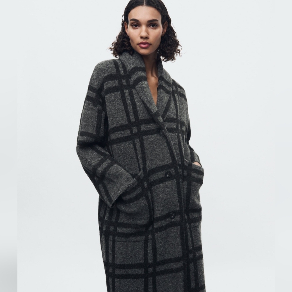 Zara Black Textured Coat